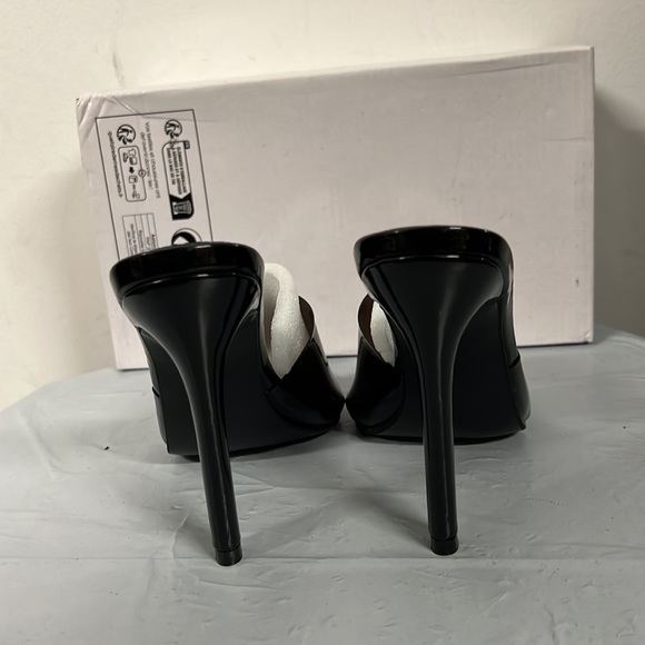 💥3/$15💥 NIB Black Clear Extreme Point Toe Mule - Size 6 (36) - Picture 9 of 13